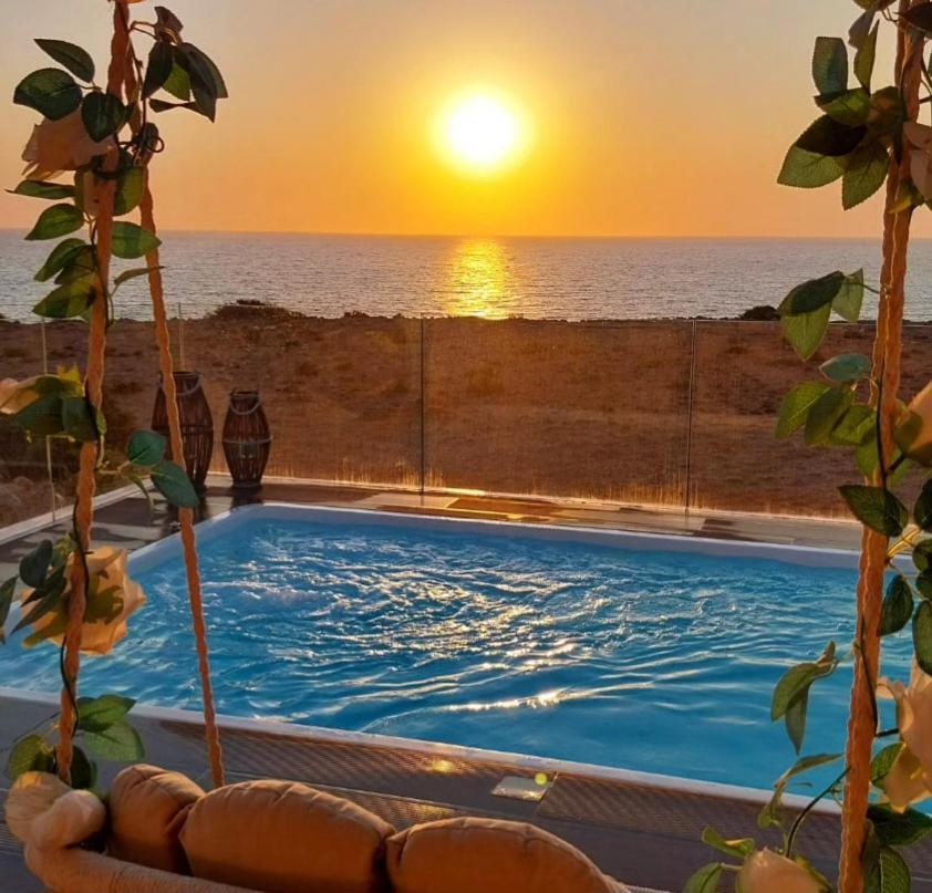 Tramonto Luxury Villa No1- Breathtaking Sunset View Foiníkion エクステリア 写真