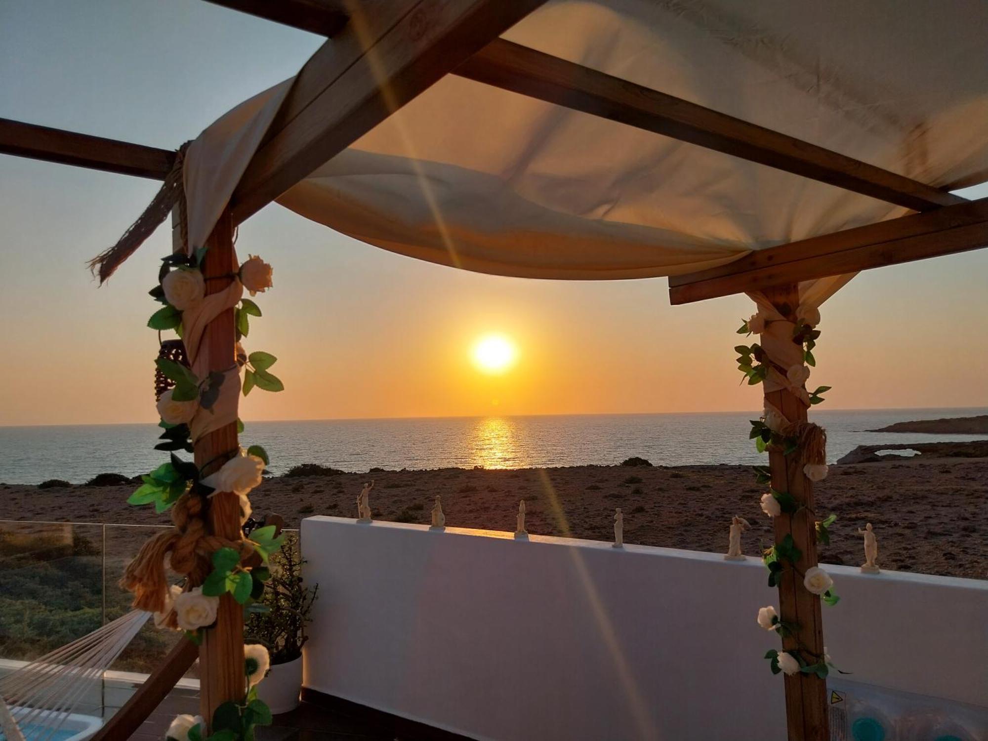 Tramonto Luxury Villa No1- Breathtaking Sunset View Foiníkion エクステリア 写真